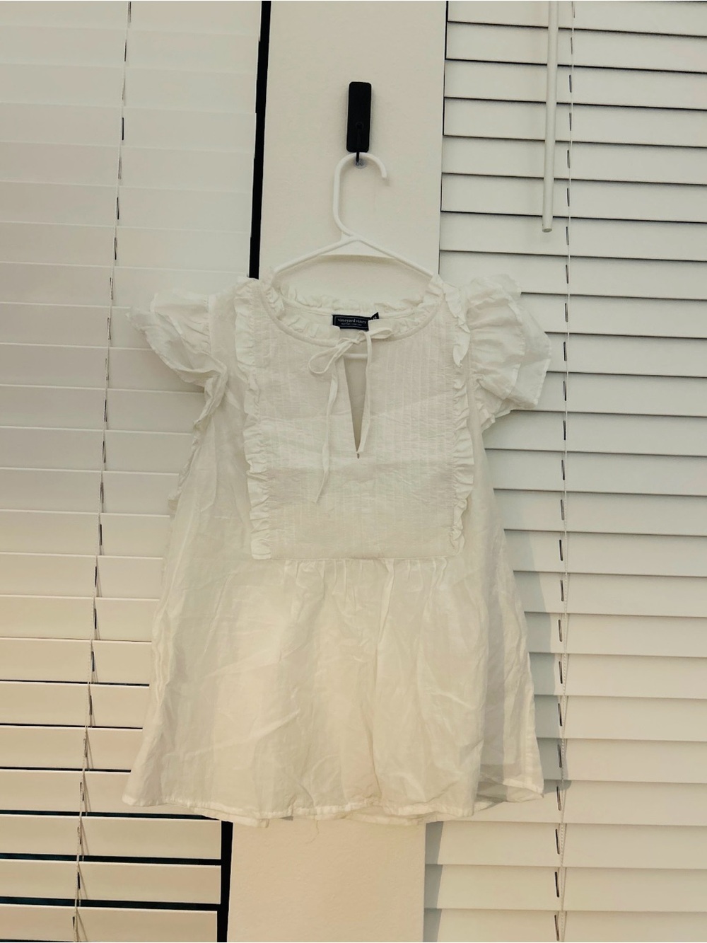 Vineyard Vines White Ruffle Top